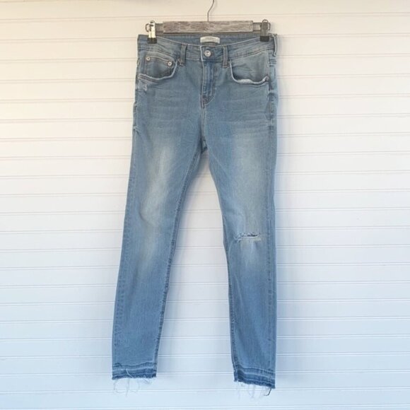 Zara Woman light wash distressed mid rise skinny jeans size 6 - Picture 1 of 9
